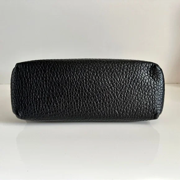 Authentic Burberry Lockford Medium Black Leather Shoulder Bag - Picture 4 of 10